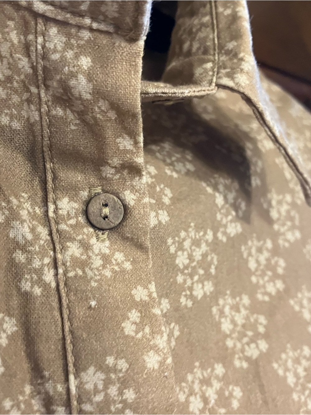 Neuflora Brentwood button down- beige floral - Picture 9 of 10